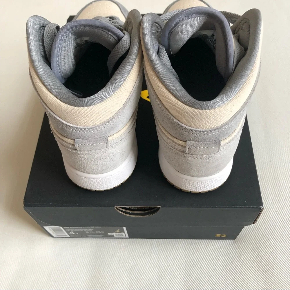 Nike Air Jordan 1 Mid Coconut Milk / Particle Grey Size 4